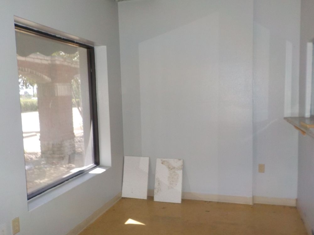 Tejon Plaza: 1601 Alton Gloor , Brownsville, TX 78526